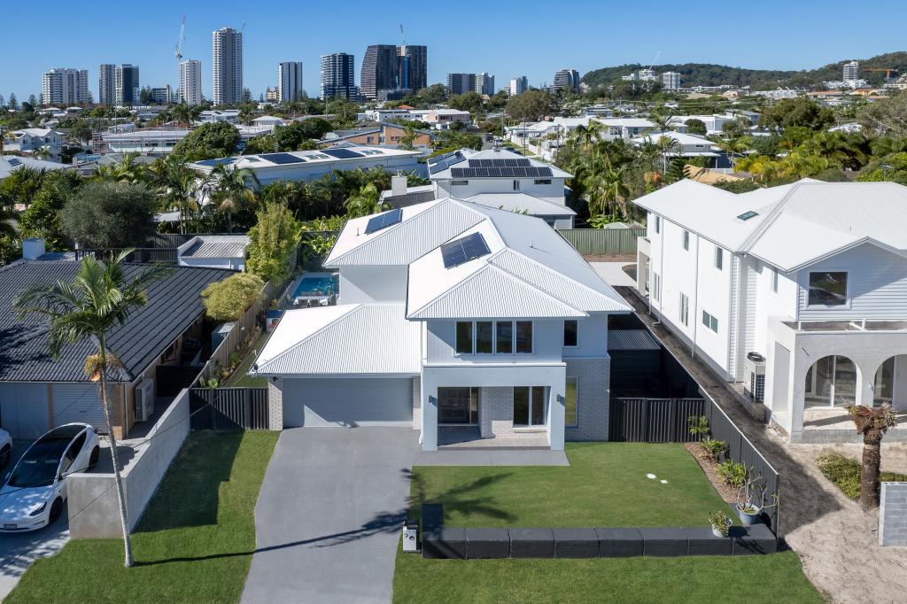 9 Skua St, Burleigh Waters, QLD 4220