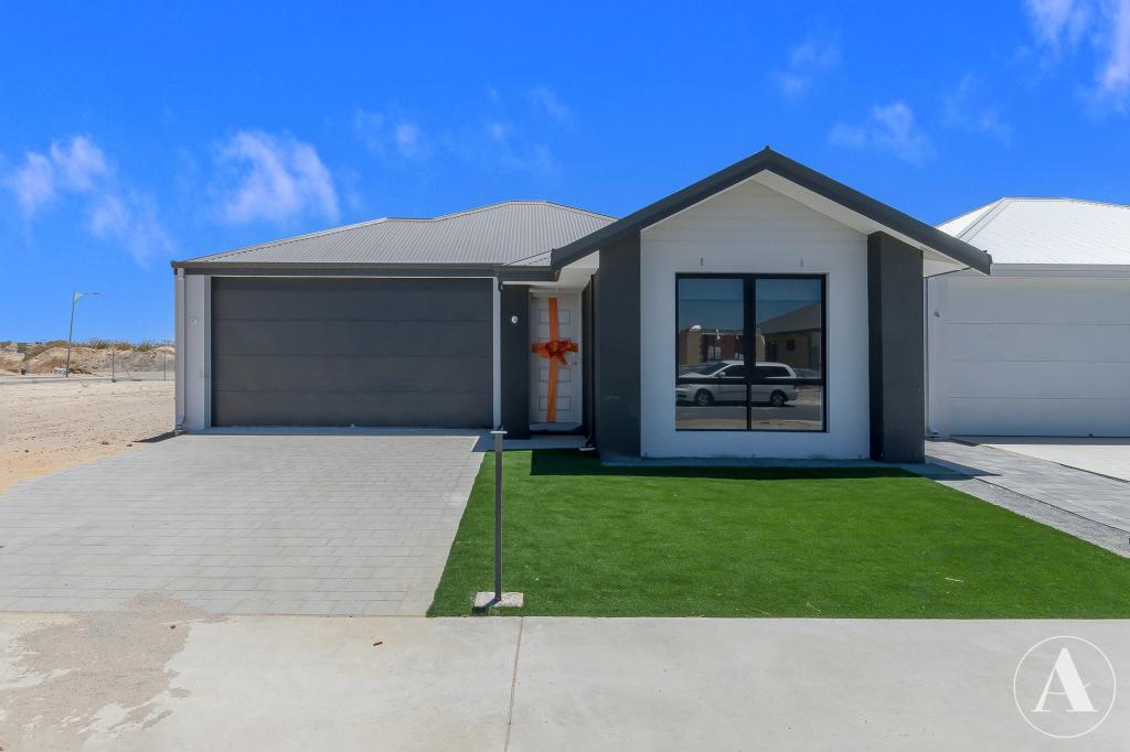 30 Larcom Rd, Lakelands, WA 6180