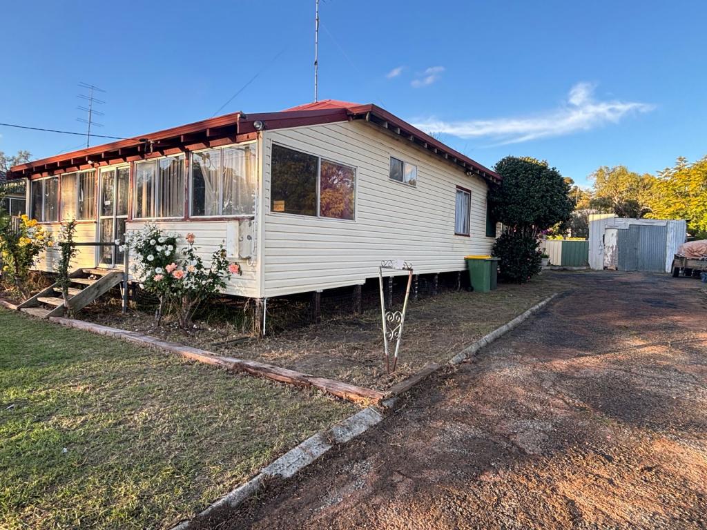 14 SUTTON ST, WAROONA, WA 6215