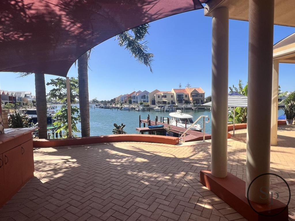 8 Rialto Pl, Halls Head, WA 6210