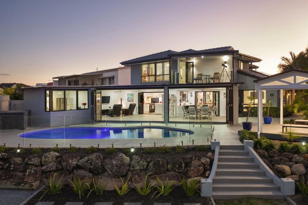 3 Tortuga Pl, Clear Island Waters, QLD 4226