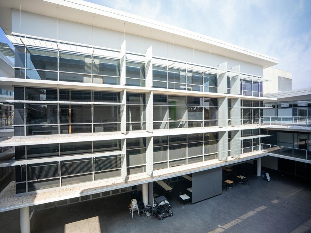 Suite 2.20a/4 Hyde Pde, Campbelltown, NSW 2560