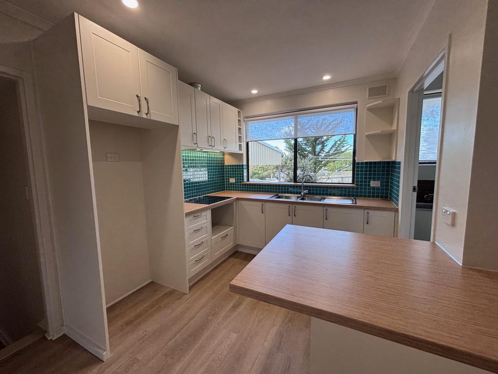 80 Canterbury Rd, Victor Harbor, SA 5211