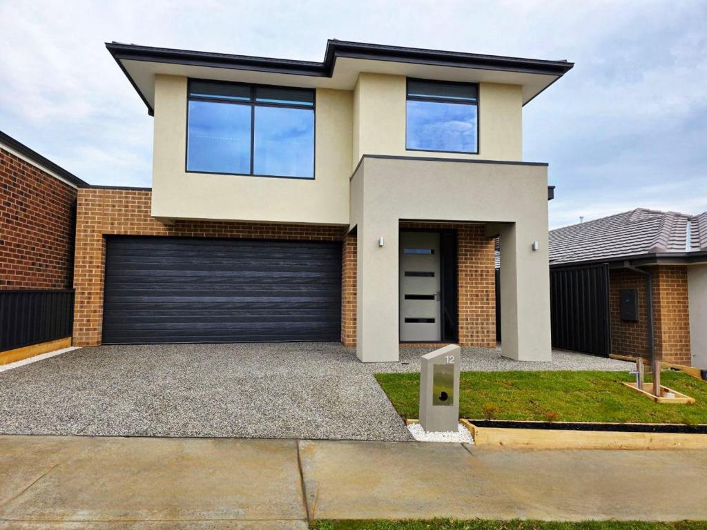12 Shakeal Way, Clyde North, VIC 3978
