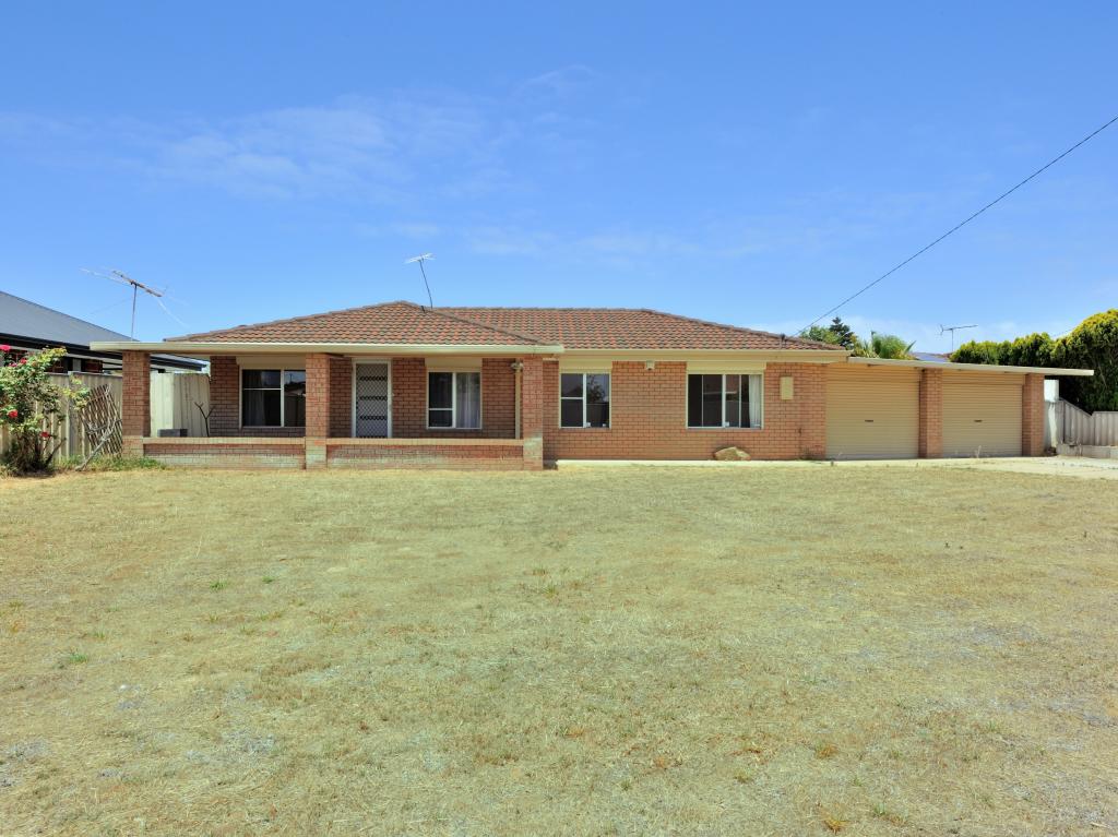 14 Fortescue Rd, Cooloongup, WA 6168