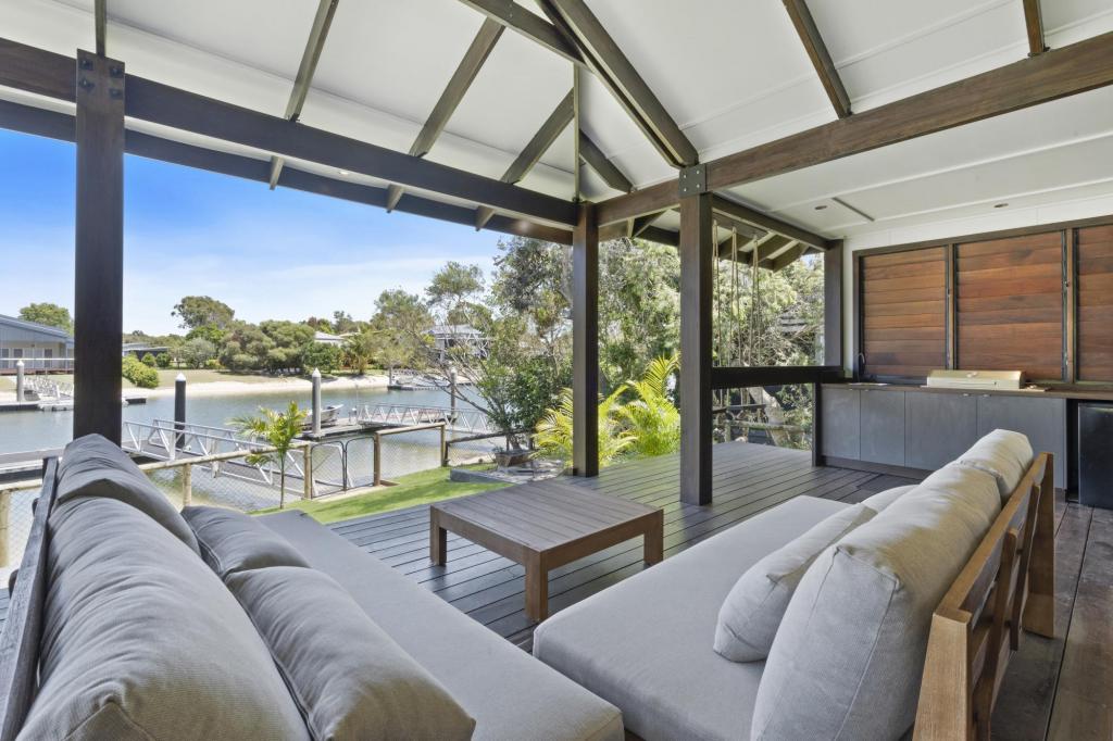 10 Kookaburra Ct, South Stradbroke, QLD 4216