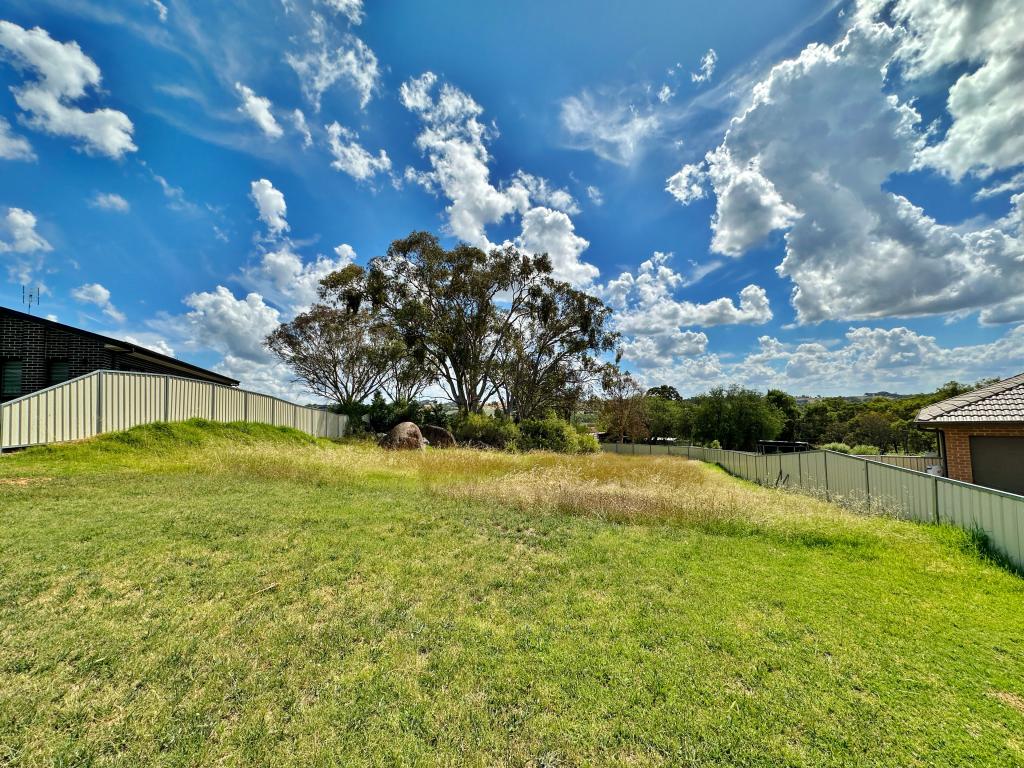 15 Henry Pl, Young, NSW 2594