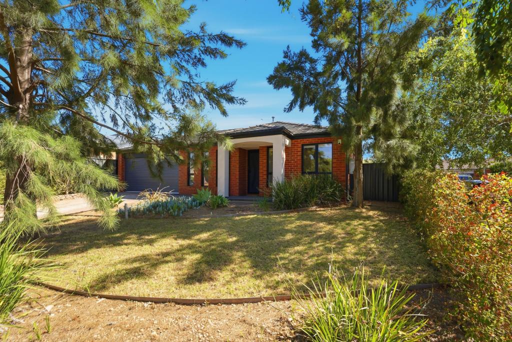 3 Bellfield Ct, Manor Lakes, VIC 3024