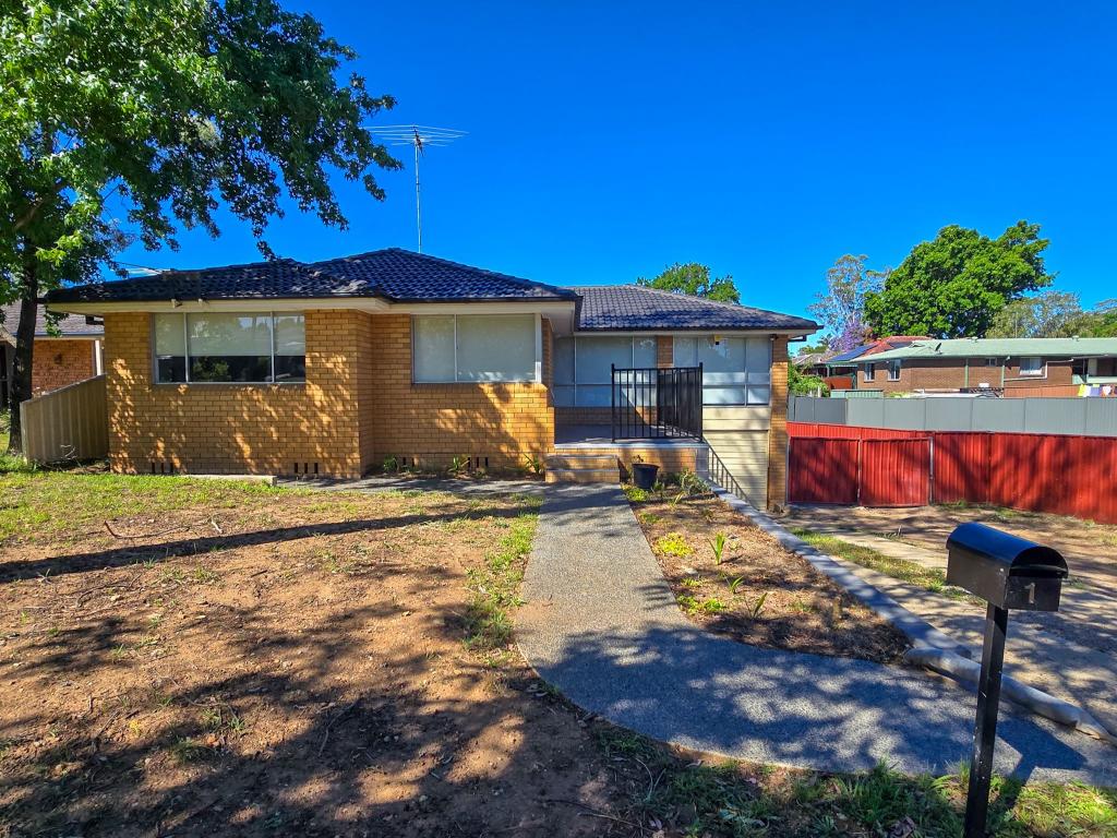 1 Valinda Cres, Campbelltown, NSW 2560