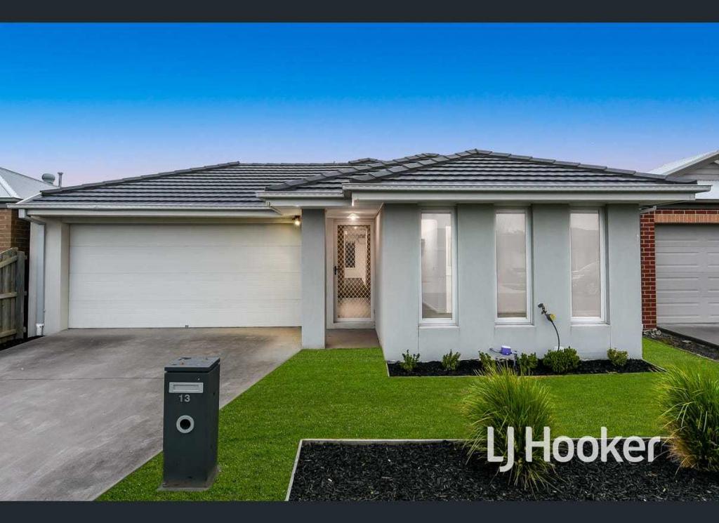 13 FREIBERGER GR, CLYDE NORTH, VIC 3978