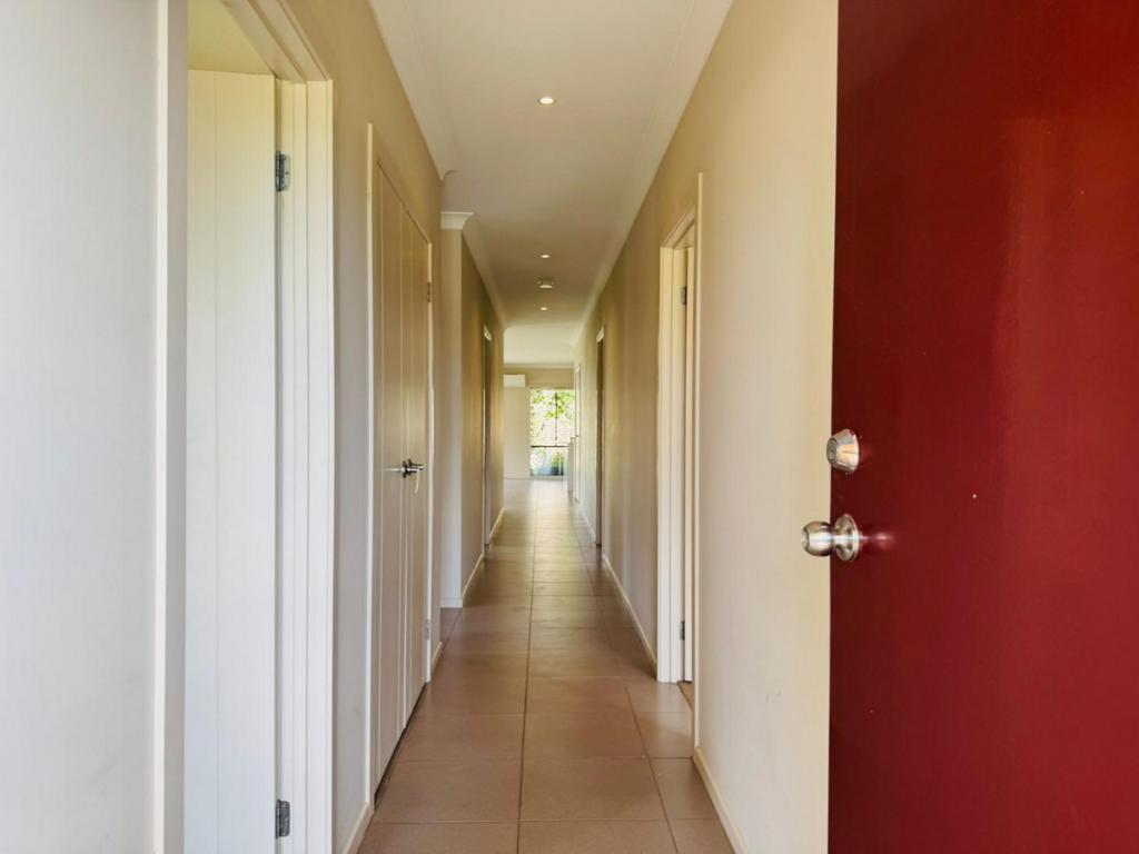 11/2 ELIZABETH ST, ROCKBANK, VIC 3335