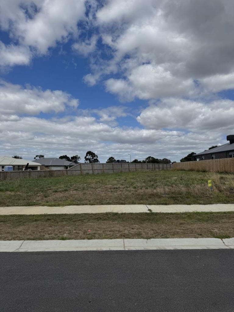 1 LIMOUSIN WAY, TRARALGON, VIC 3844