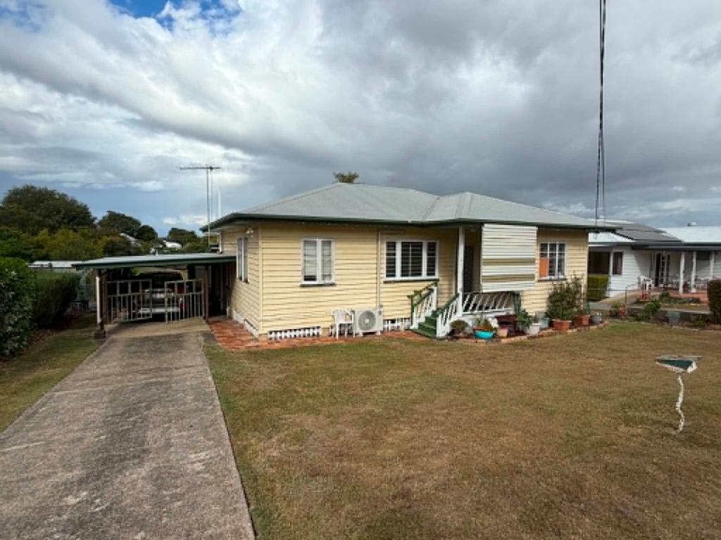 8 Church St, Silkstone, QLD 4304