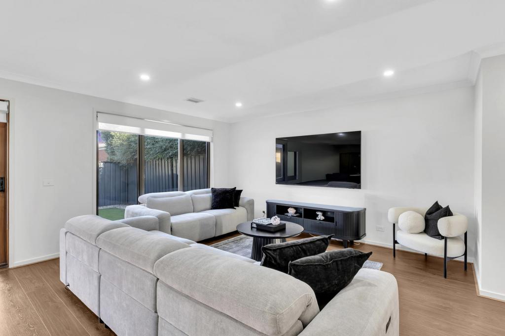 84 GATESHEAD ST, CRAIGIEBURN, VIC 3064