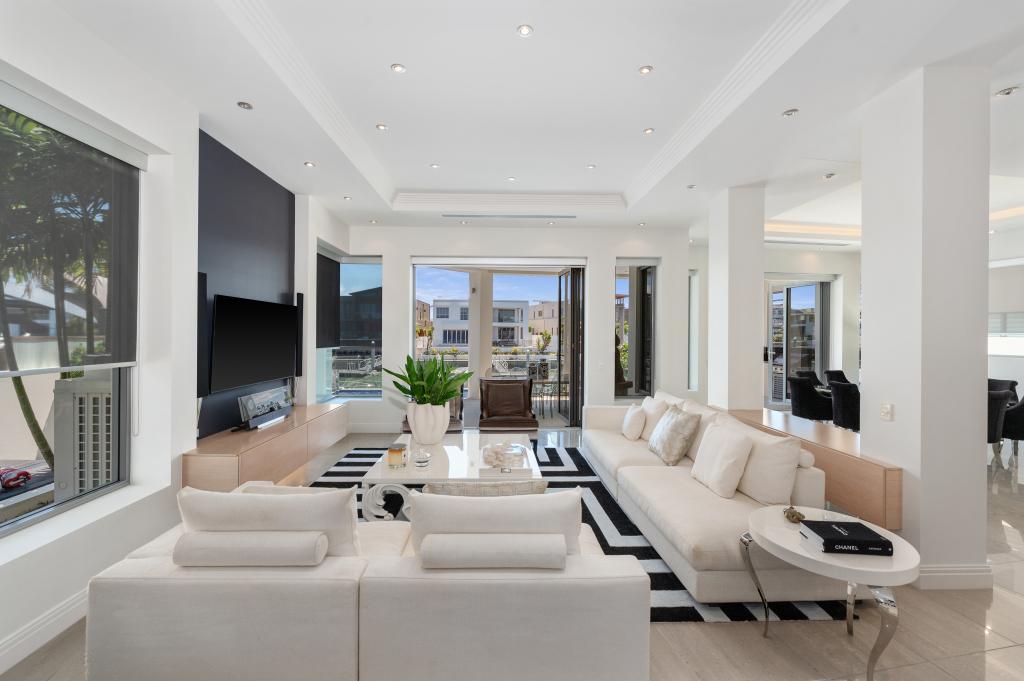 43 Knightsbridge Pde W, Paradise Point, QLD 4216