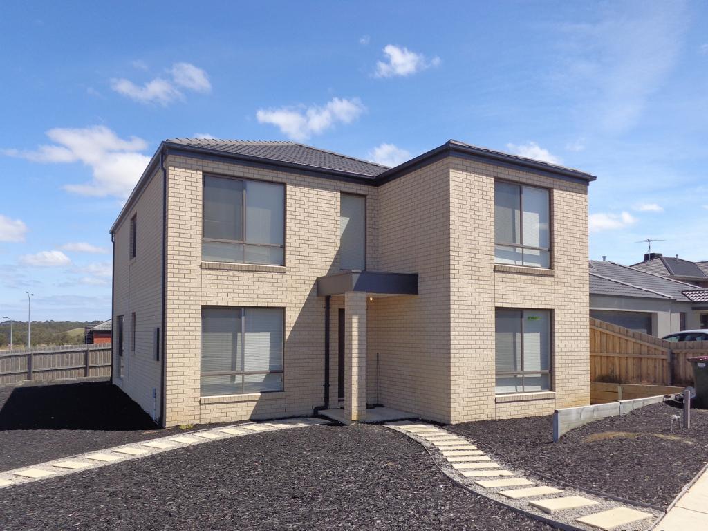 Room 2/52- Oakwood Cres, Waurn Ponds, VIC 3216