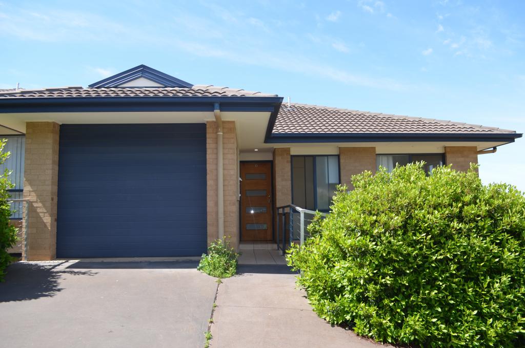 4/157 William St, Young, NSW 2594