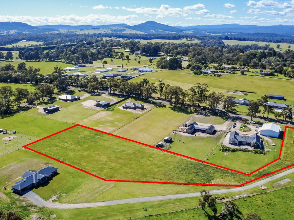 9 Hodges Estate Rd, Ellaswood, VIC 3875