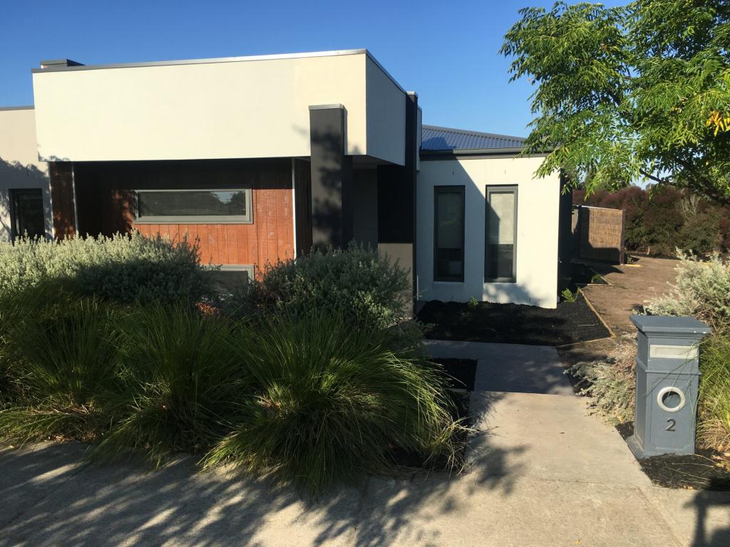 2 GRANDVUE BVD, PAKENHAM, VIC 3810