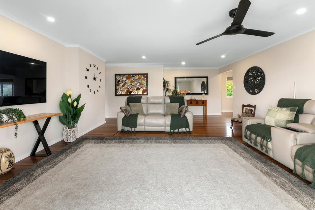 18 Gertrude Mcleod Cres, Middle Park, QLD 4074