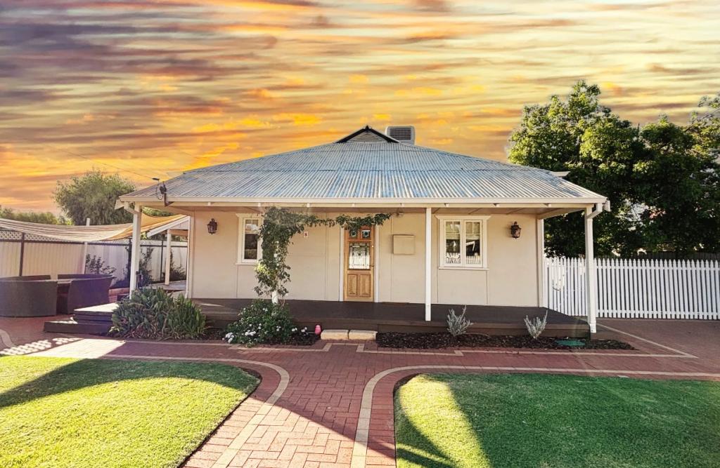 8 Hare St, Lamington, WA 6430