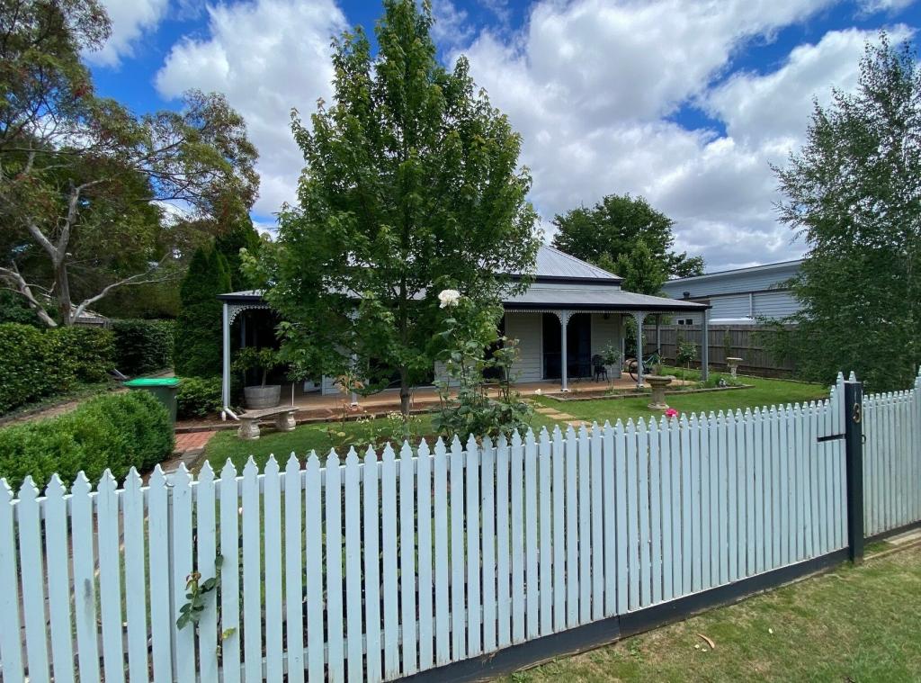 3a Foy St, Lancefield, VIC 3435