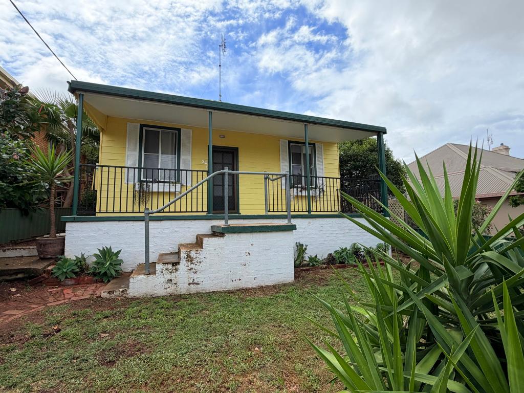 30 Gap St, Parkes, NSW 2870
