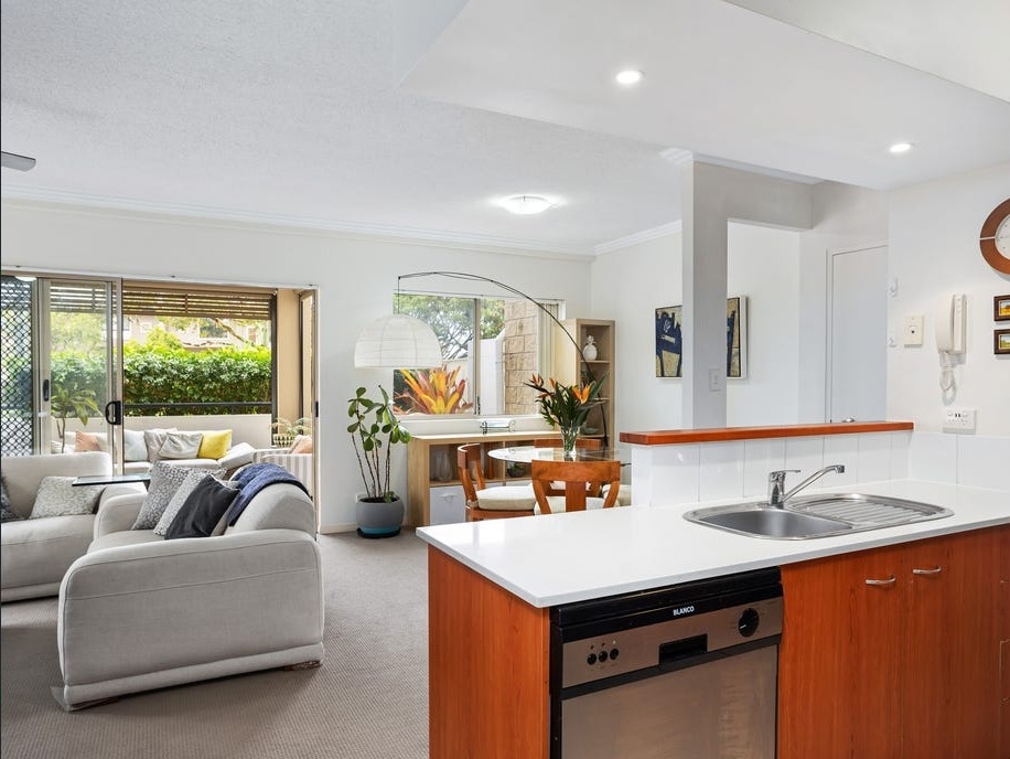 1/2 Oleander Ave, Biggera Waters, QLD 4216