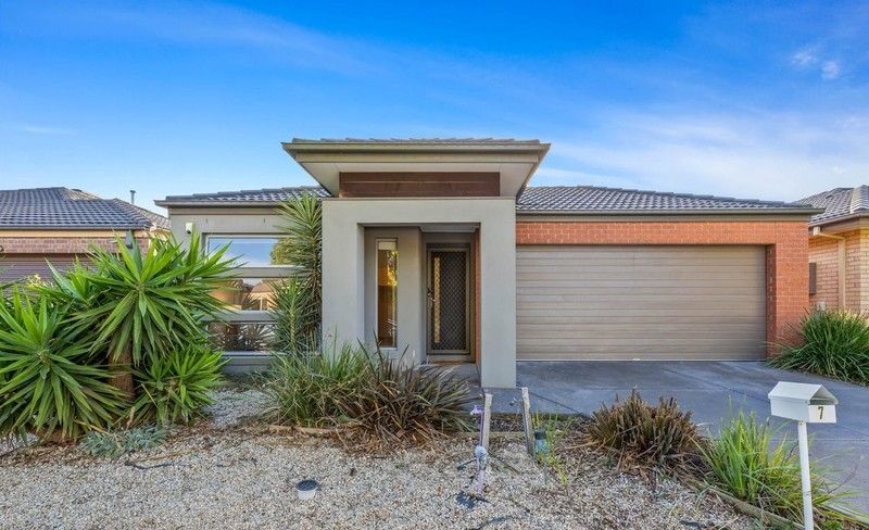 7 CARDINIA GR, MANOR LAKES, VIC 3024