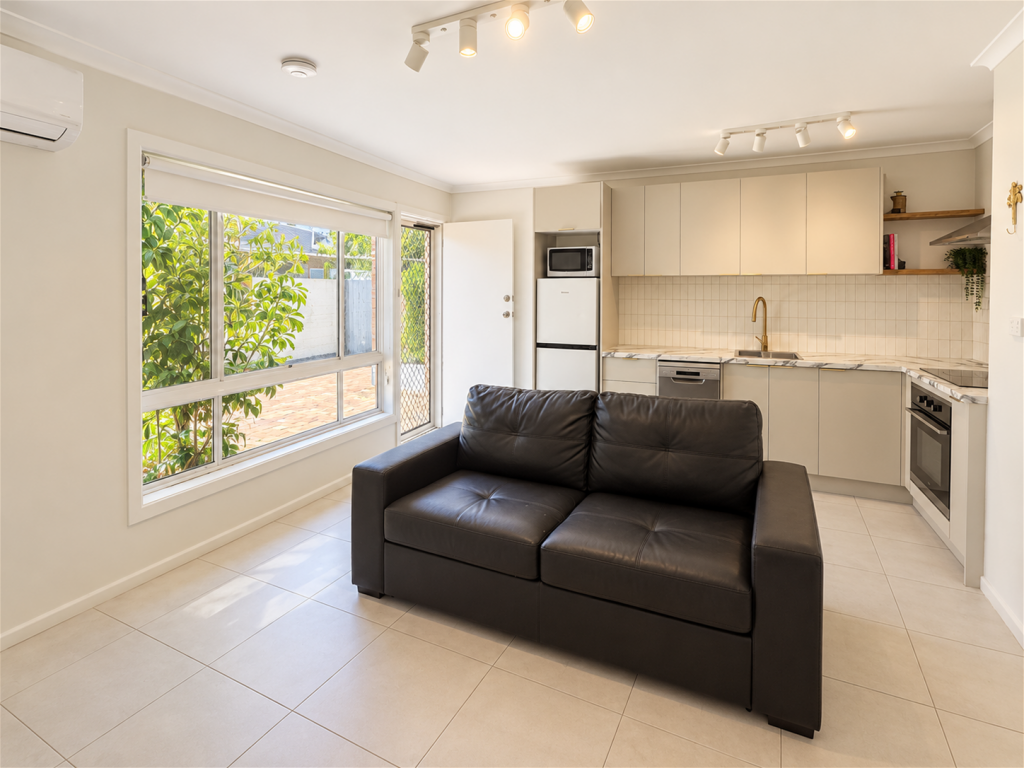 3/24 Darrambal St, Surfers Paradise, QLD 4217
