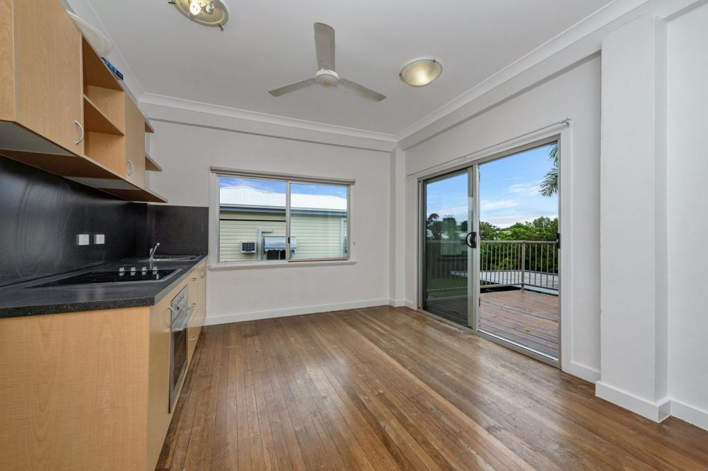 2/136 Queens Rd, Hermit Park, QLD 4812