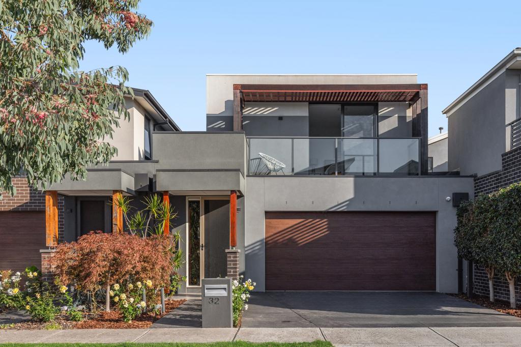 32 Abercrombie Ave, Keysborough, VIC 3173