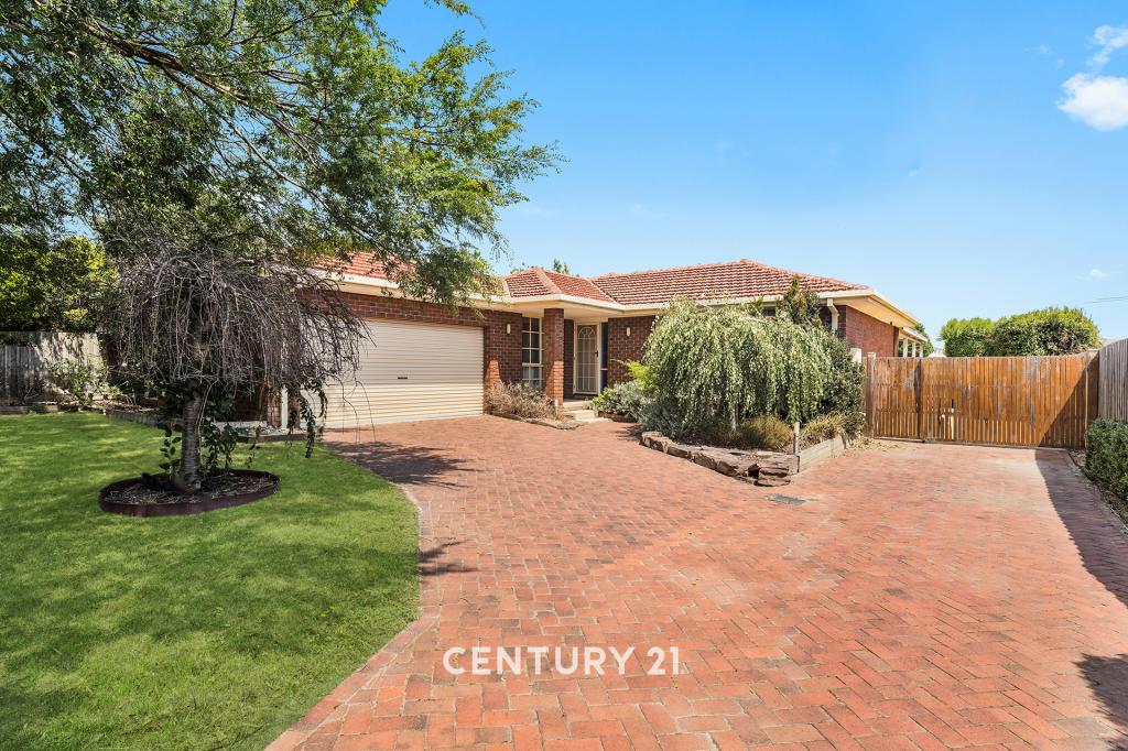 19 Hedgeley Dr, Berwick, VIC 3806