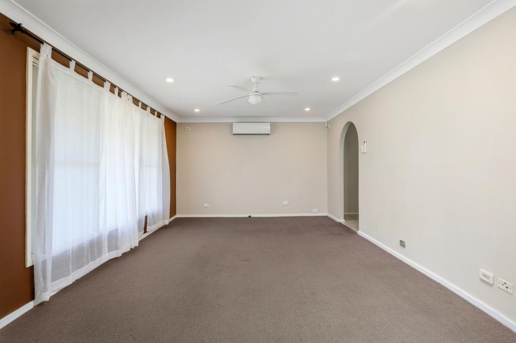 50 Menzies Cct, St Clair, NSW 2759