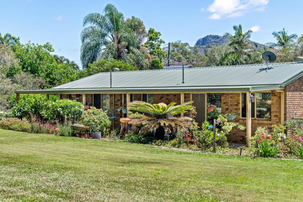 18 Hillside Rd, Glass House Mountains, QLD 4518