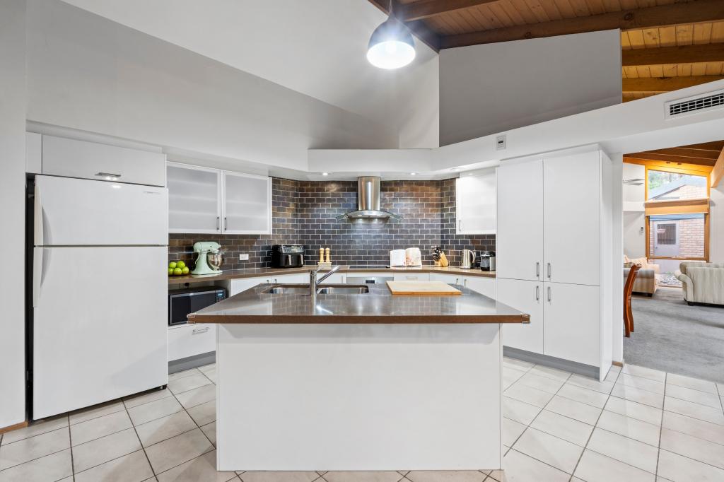 9 Eskdale Ct, Eltham North, VIC 3095