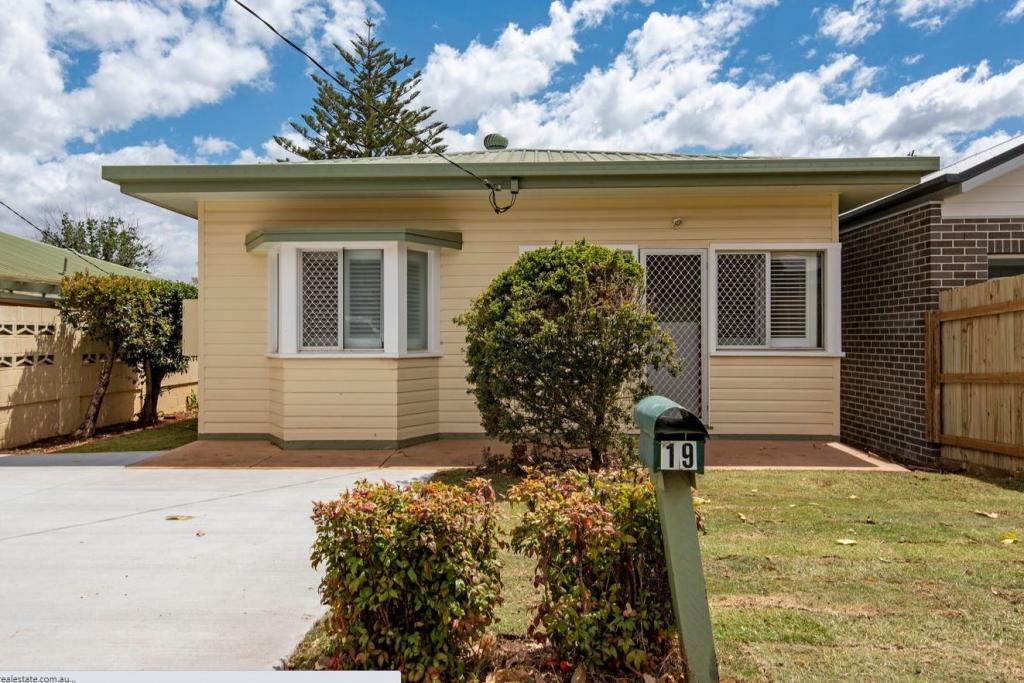 19 Weetwood St, Newtown, QLD 4350
