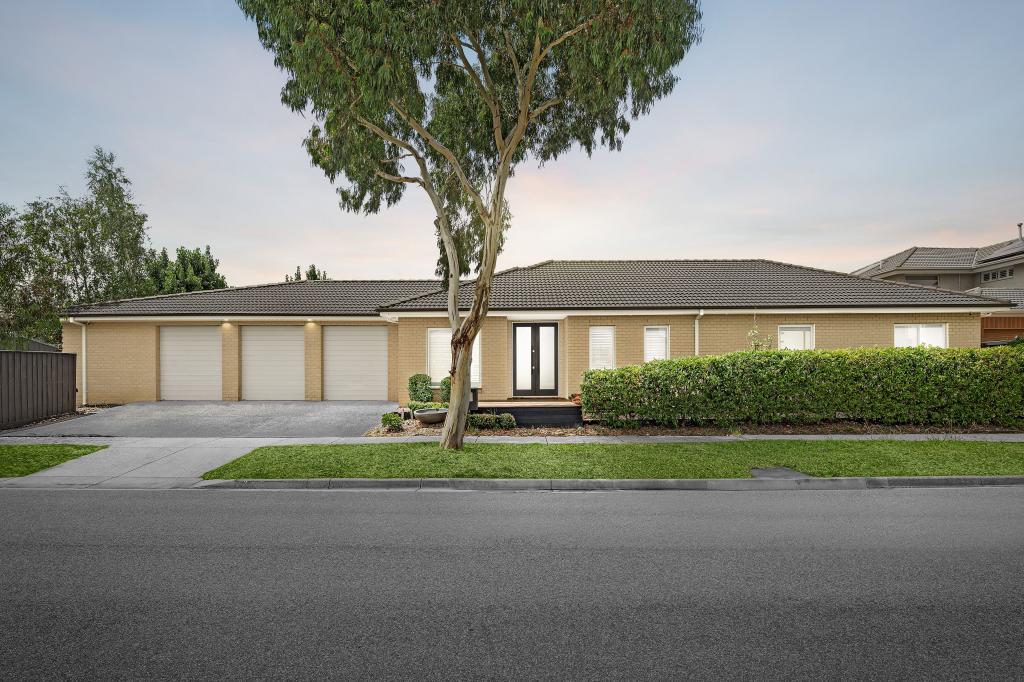 3 Brightstone Dr, Clyde North, VIC 3978