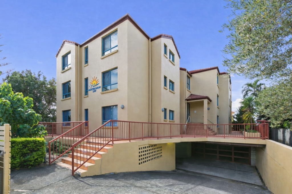 8/89 Frank St, Labrador, QLD 4215