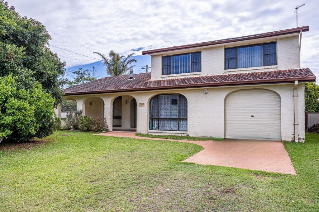 2 Pelican Ave, Hawks Nest, NSW 2324