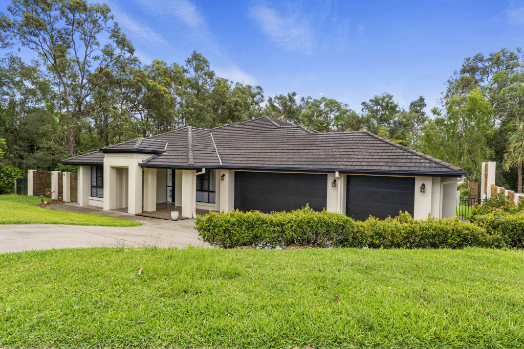 3 Garnet Ct, Southside, QLD 4570