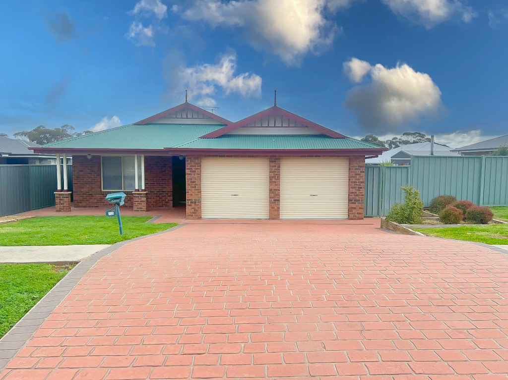 34 Old Hospital Rd, West Wyalong, NSW 2671