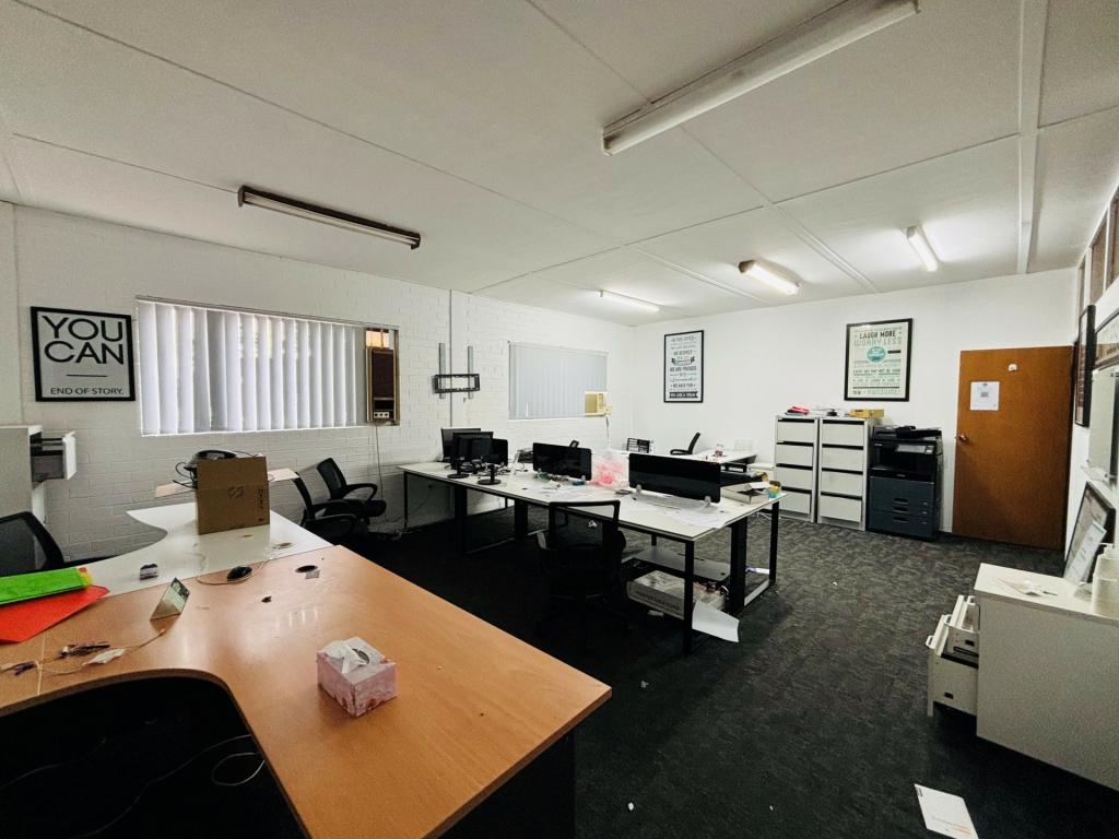 Suite D & E/19-21 Oxford Rd, Ingleburn, NSW 2565