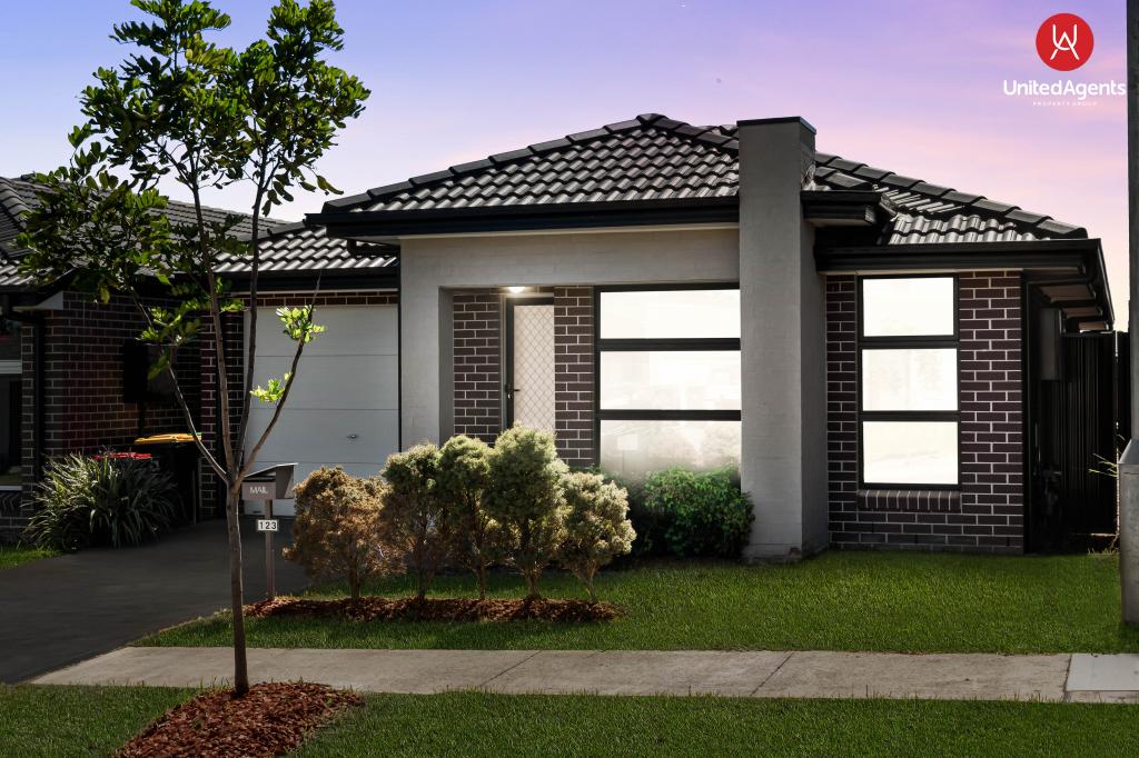 123 Audley Cct, Gregory Hills, NSW 2557