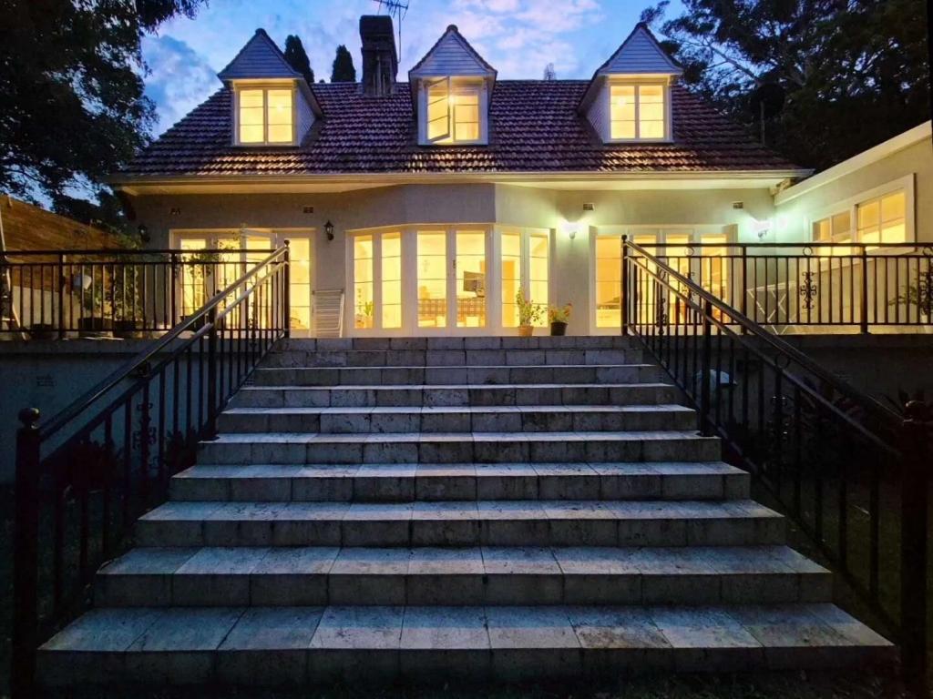 1 Westbrook Ave, Wahroonga, NSW 2076
