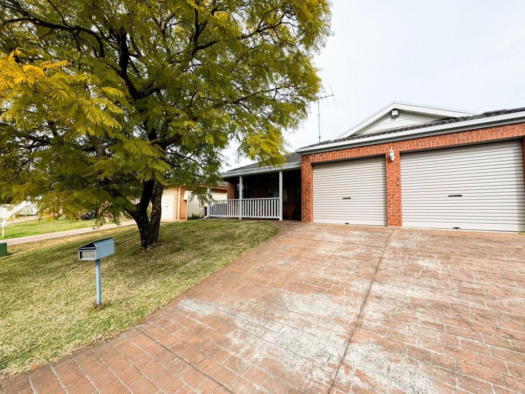 8 Muirfield Cres, Glenmore Park, NSW 2745