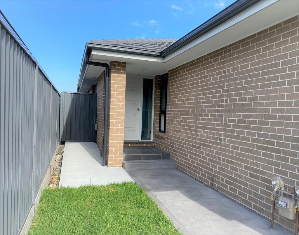 5a Pastureland St, Kembla Grange, NSW 2526