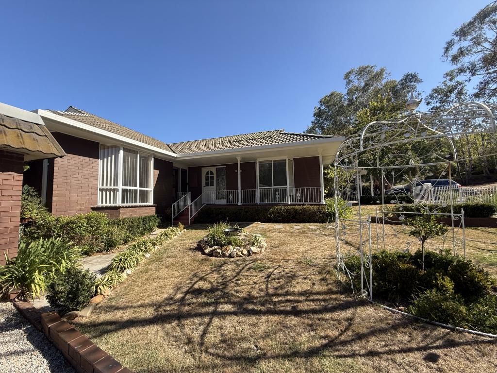 6 MYSTIC LANE, BRIGHT, VIC 3741