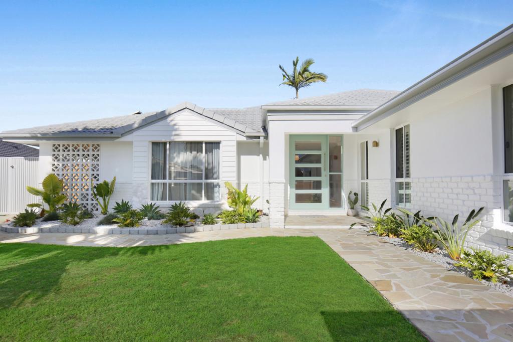 12 Sittella Cres, Burleigh Waters, QLD 4220