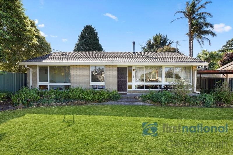 8 STANLEY ST, HILL TOP, NSW 2575